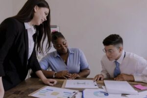 When Simple Solutions Work Better Than Complex AI-Powered Teamwork