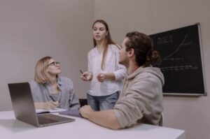 How Startups Can Use AI Wisely in Modern Work Without Losing Focus